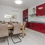 Seaview Glamour - By Ta Leut Agency