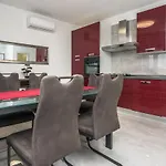 Seaview Glamour - By Ta Leut Agency Apartmán Vir