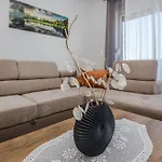Seaview Glamour - By Ta Leut Agency Vir