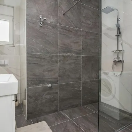 Apartment Deluxe Glamour Fantastic Sea View Near The - By Ta Leut Agency Vir