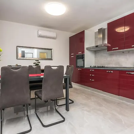 Apartment Deluxe Glamour Fantastic Sea View Near The - By Ta Leut Agency Vir