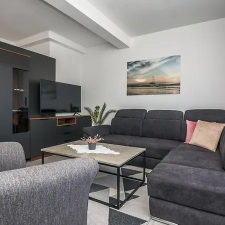 Deluxe Glamour Fantastic Sea View Near The - By Ta Leut Agency Apartment Vir