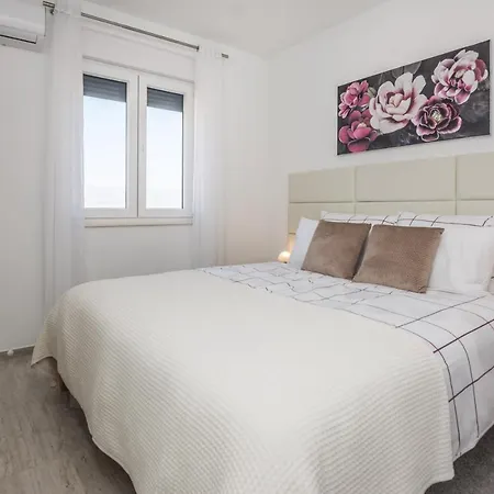 Deluxe Glamour Fantastic Sea View Near The - By Ta Leut Agency Apartment