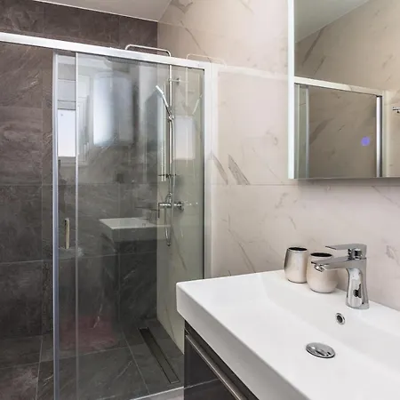 Seaview Glamour - By Ta Leut Agency Apartmán