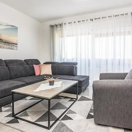 Deluxe Glamour Fantastic Sea View Near The - By Ta Leut Agency Apartment Vir