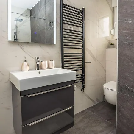 Apartment Deluxe Glamour Fantastic Sea View Near The - By Ta Leut Agency