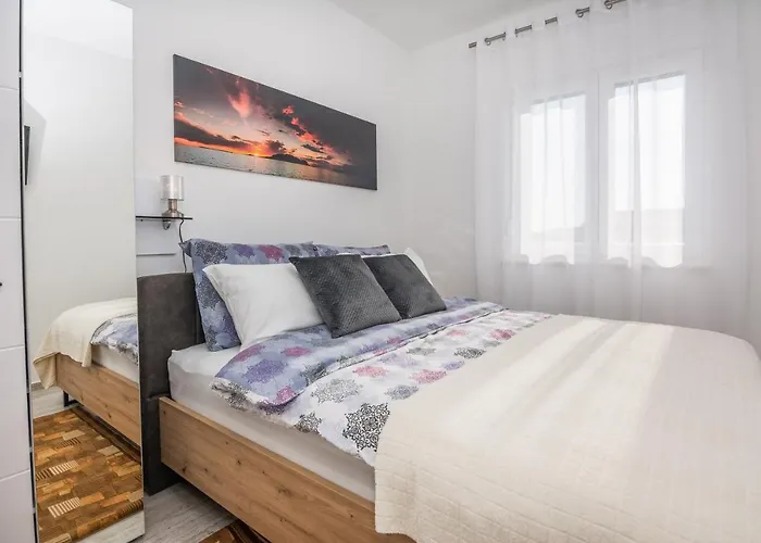 Seaview Glamour - By Ta Leut Agency Vir
